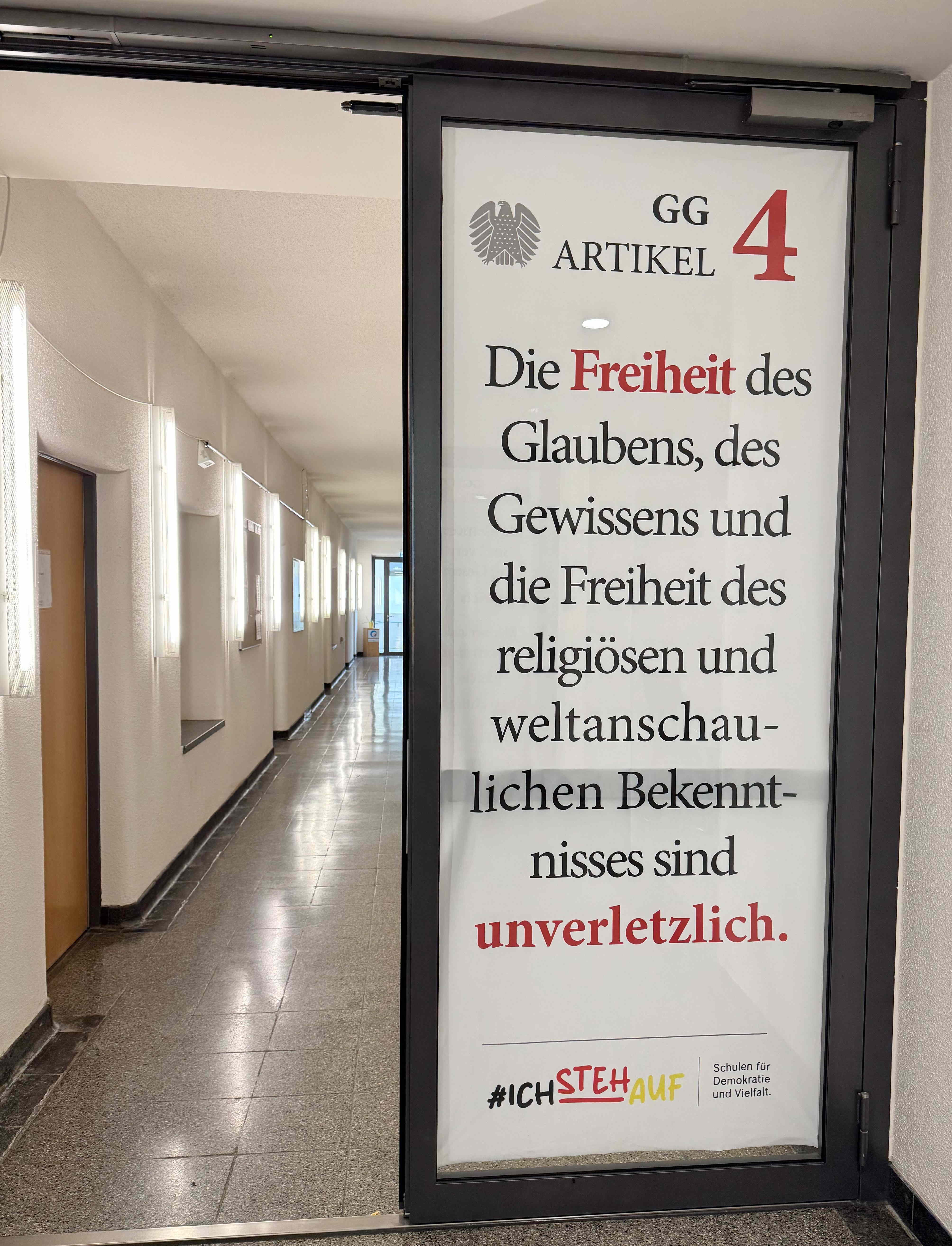 T&uuml;rbanner zu Art. 4 GG