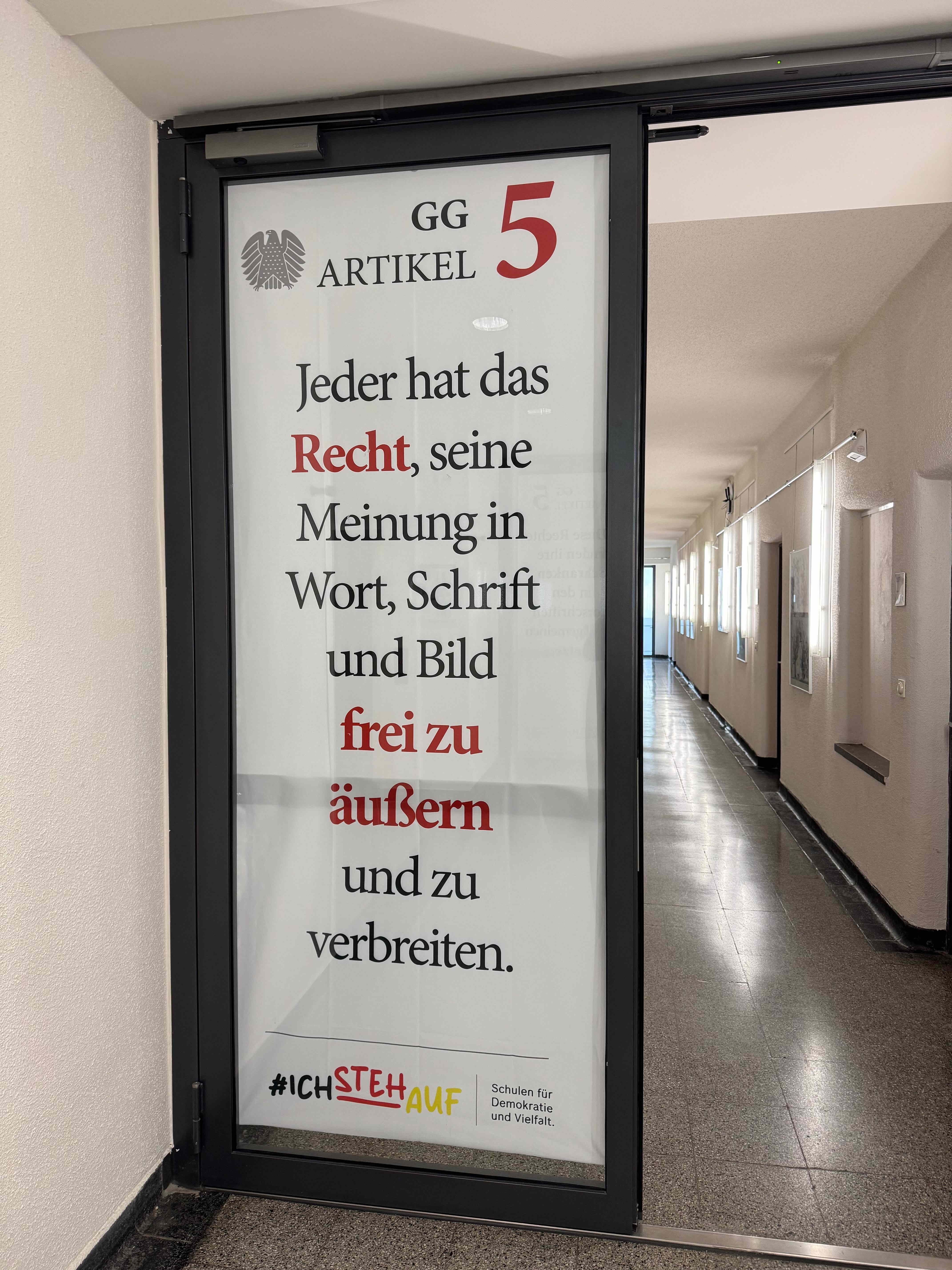 T&uuml;rbanner zu Art. 5 GG